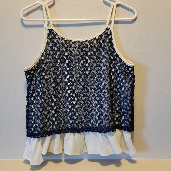 Design Lab lace tank. S. Navy. - Picture 2 of 6